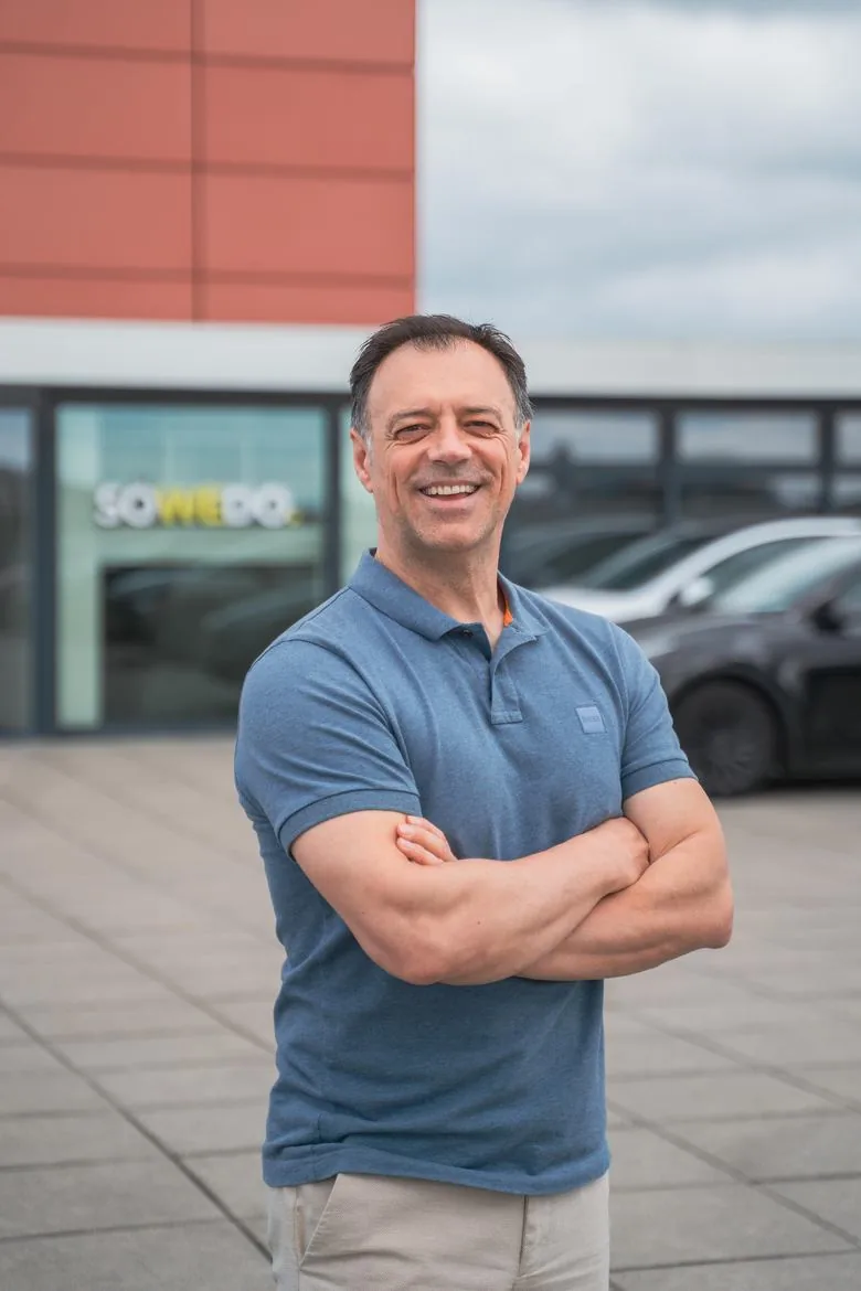 Specialist van SOWEDO bij het kantoor